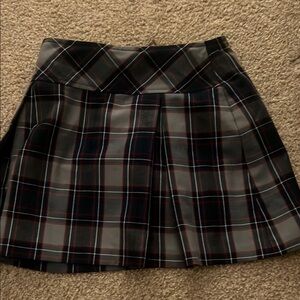 Two Girls Pleated Plaid Skirt in Black and Gray - Norman’s uniforms